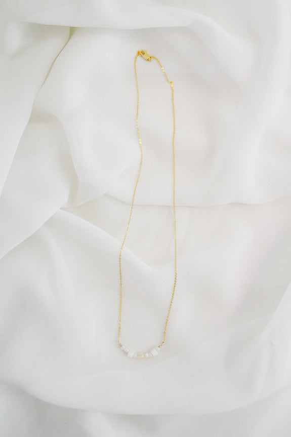 Shell Pendant Necklace