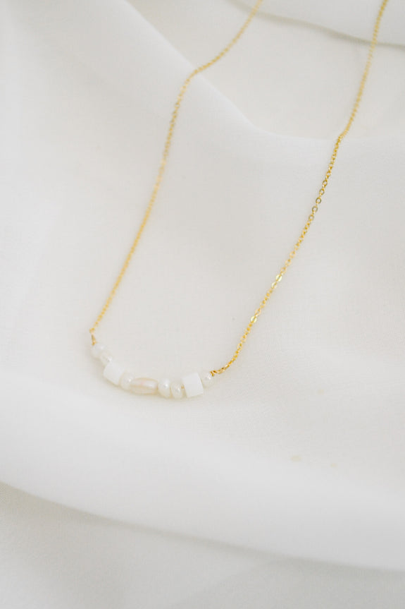 Shell Pendant Necklace