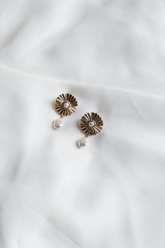 Maisie Freshwater Pearl Earrings
