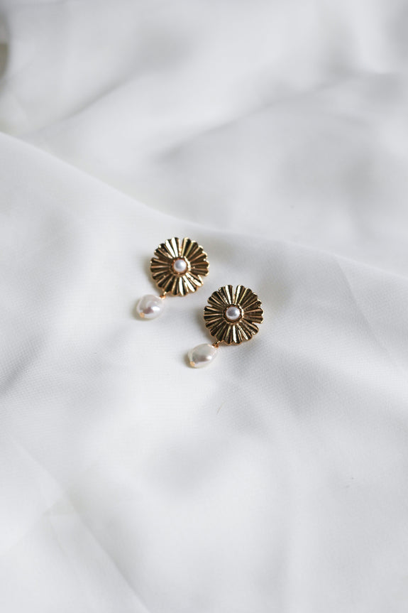 Maisie Freshwater Pearl Earrings