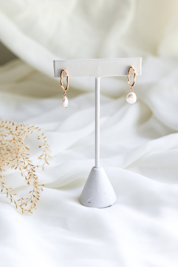 Eliza Oval Freshwater Pearl Earrings