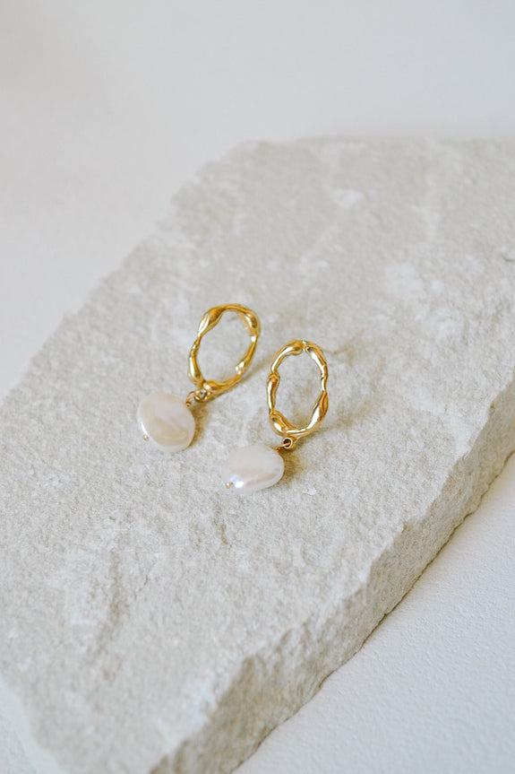 Molten Chain Earrings with Coin Pearls