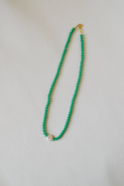 Vintage Beaded Necklace - Emerald Green with Coin Pearl