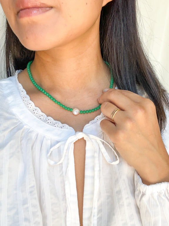 Vintage Beaded Necklace - Emerald Green with Coin Pearl