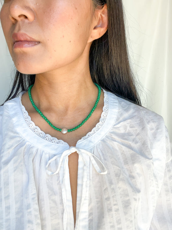 Vintage Beaded Necklace - Emerald Green with Coin Pearl