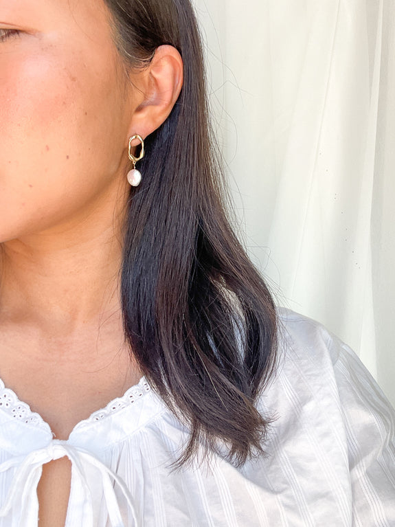 Molten Chain Earrings with Coin Pearls